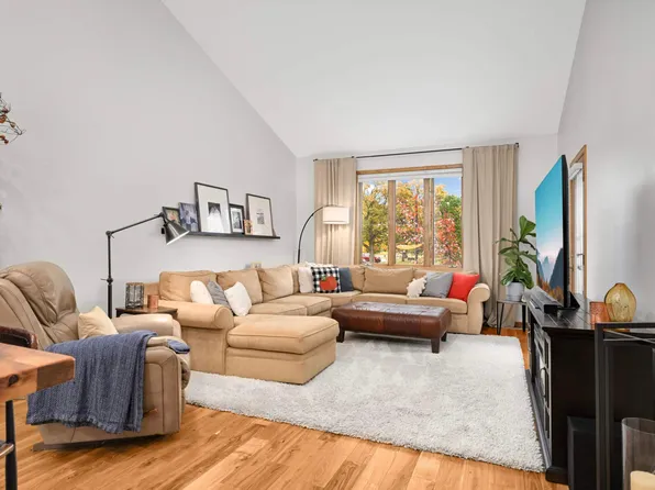 420 97th Ave NW, Coon Rapids, MN 55433