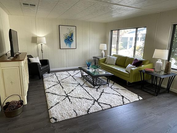 2nd image of 113 Quail Hollow Dr #113