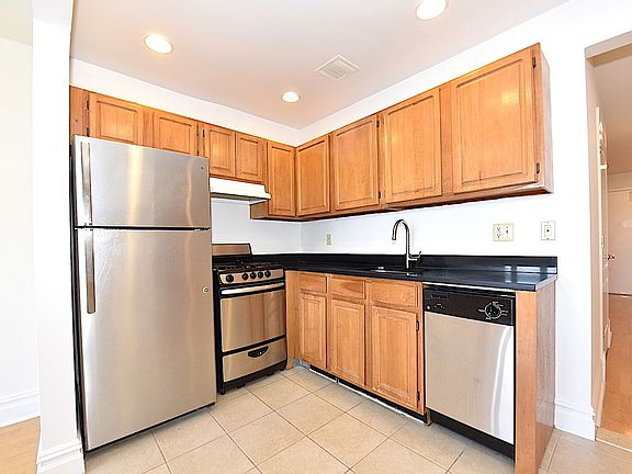 2nd image of 1919 24th Ave APT L313