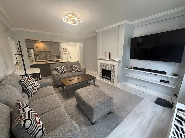 1108 Kanawha Blvd E #205 — Photo 9