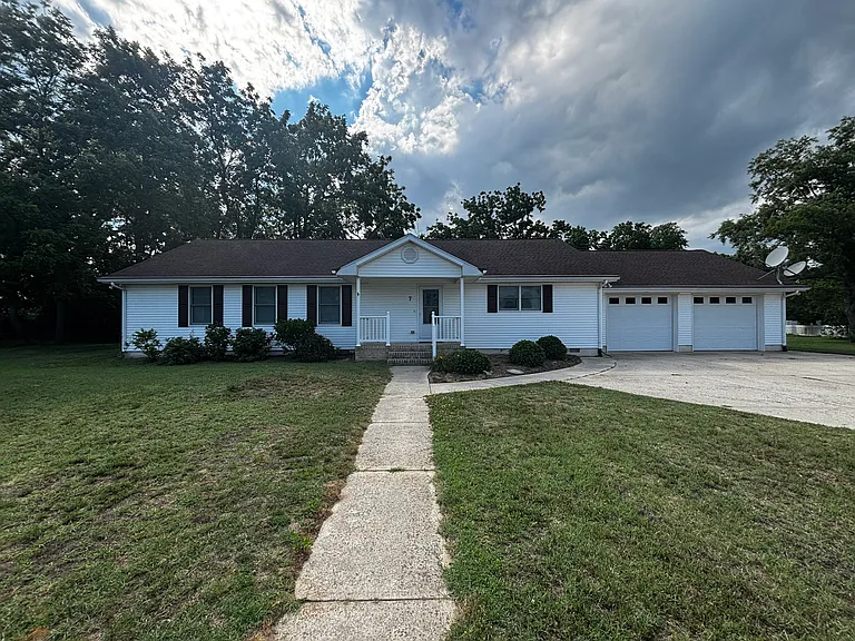 7 Comet Ct — Photo 2