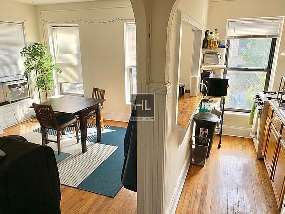 2nd image of 620 Vanderbilt Ave APT 2