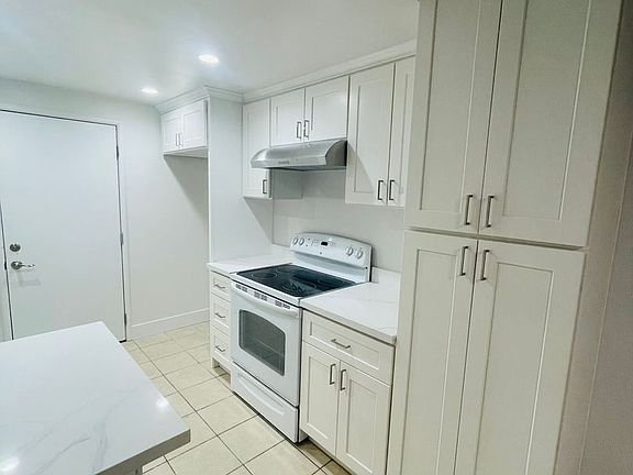 5th image of 5950 Gloria Dr