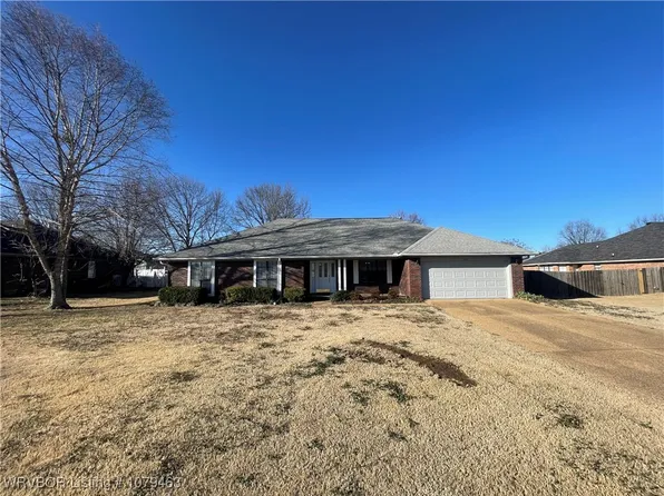 706 Lisa Ln W, Van Buren, AR 72956