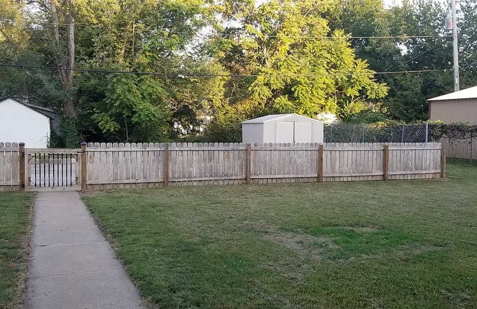 826 N Line St, Belle Plaine, KS 67013 Zillow