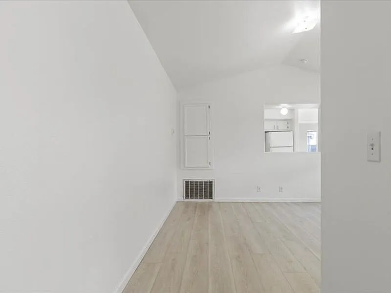 2 bed, 2.0 bath, 938 sqft, $1,550 — Photo 4