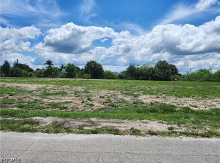 909 NW 12th Pl, Cape Coral, FL 33993