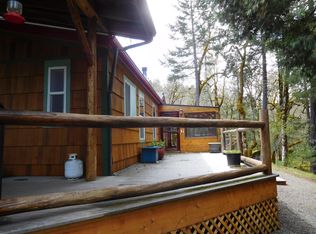 485 Greenview Dr, Cave Junction, OR