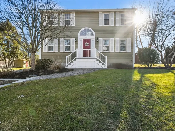 87 Brook Hill Dr, Seekonk, MA 02771