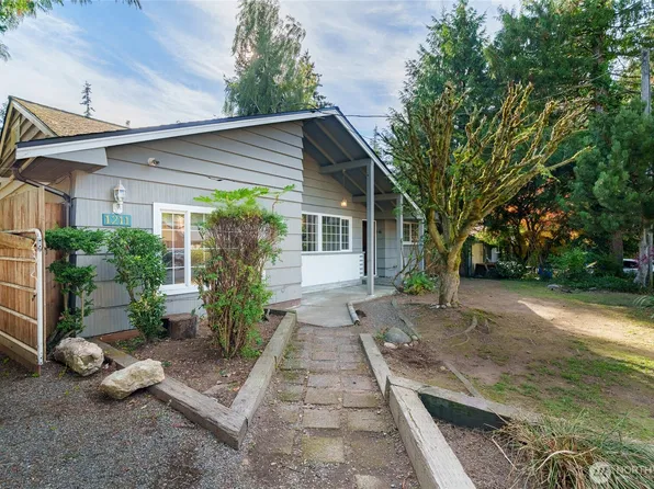 1211 N 173rd Street, Shoreline, WA 98133