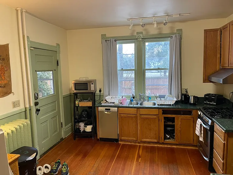 621 Erie St SE #1 — Photo 5