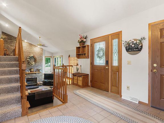 3rd image of W5502 Evergreen ROAD