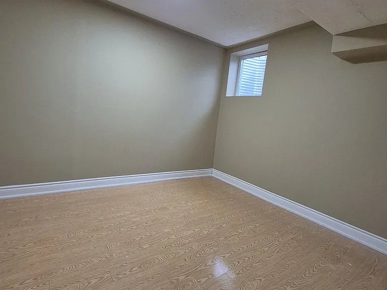 1292 Godwick Dr #LOWER — Photo 20