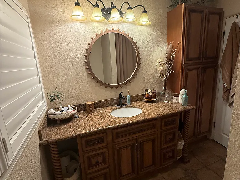 1801 N Funston Ave — Photo 10