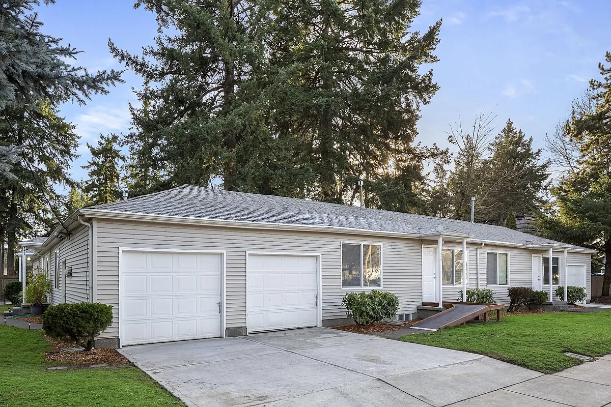 Building Photo - Belay 4 Plex (3183)