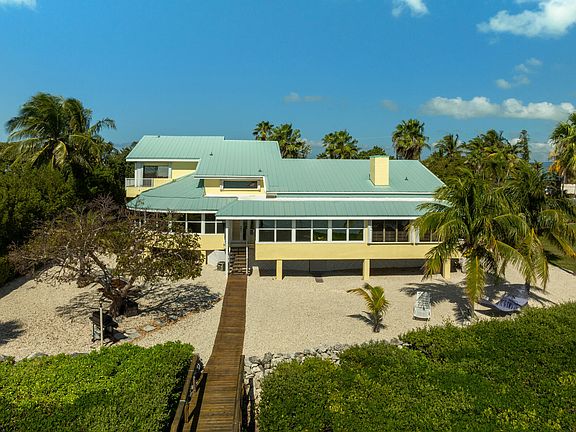 3rd image of 120 Pirates Cove Dr
