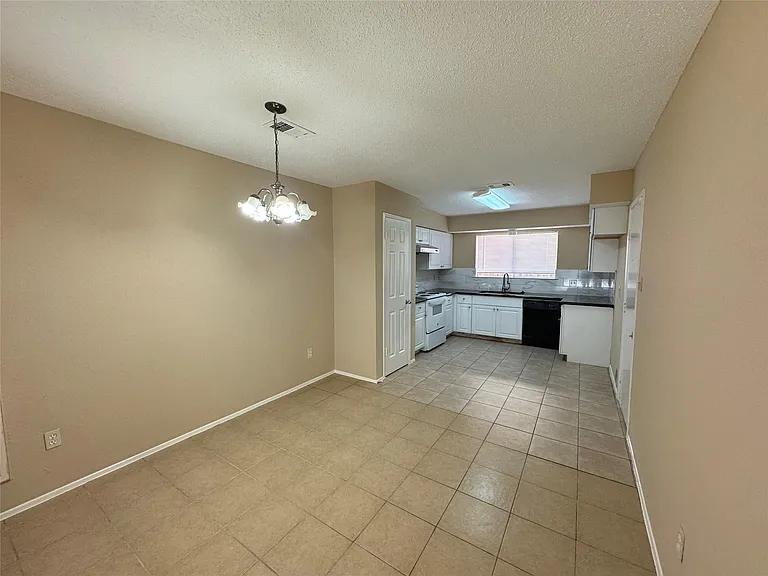 7430 Lobera Dr — Photo 6