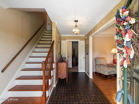 3rd image of 13003 Honeysuckle Way