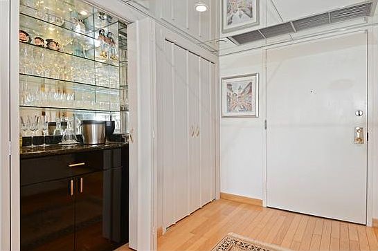 4th image of 1800 NE 114th St APT 901