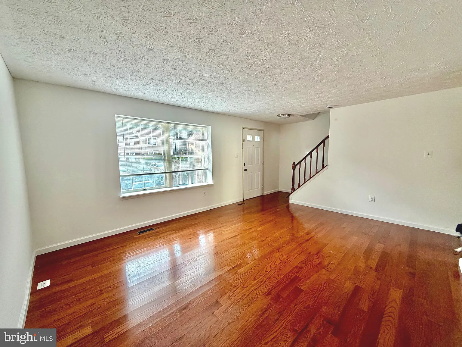 4 bed, 1450 sqft, $2,699 — Photo 3