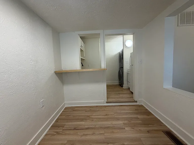 715 Asp Ave #7 — Photo 2