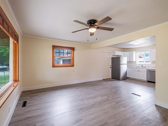 5th image of 4126 N Belsay Rd