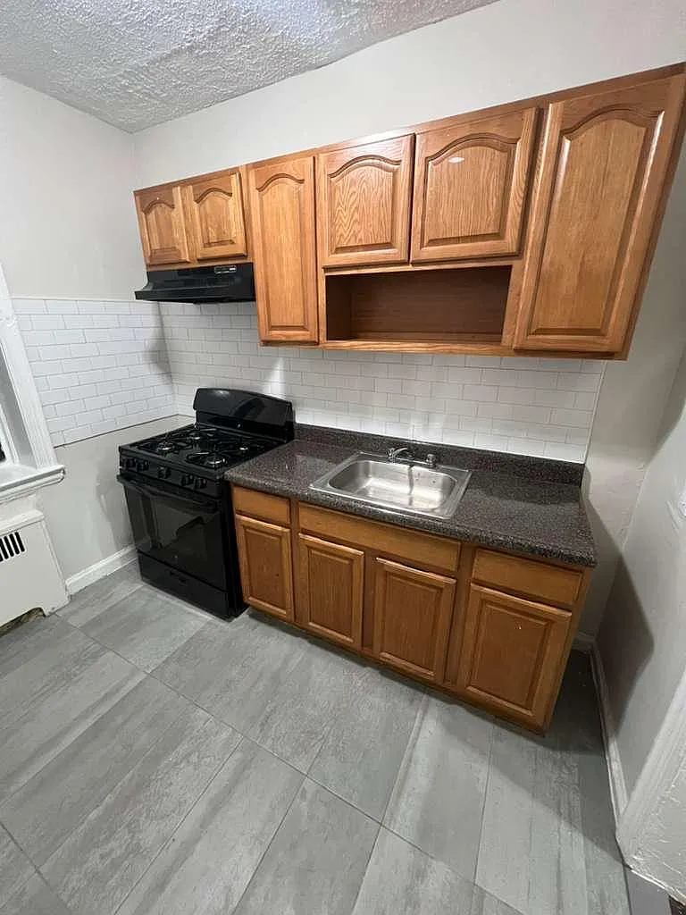 2 bed, 800 sqft, $1,895 — Photo 1