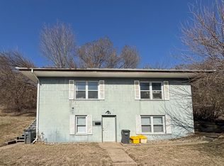 1255 High Bluff St, Dubuque, IA 52001