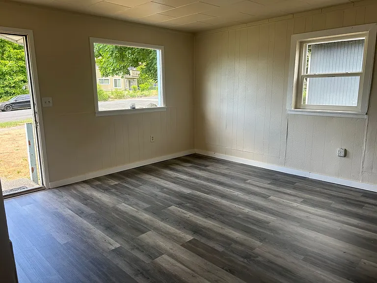 2918 N Hamilton St — Photo 3