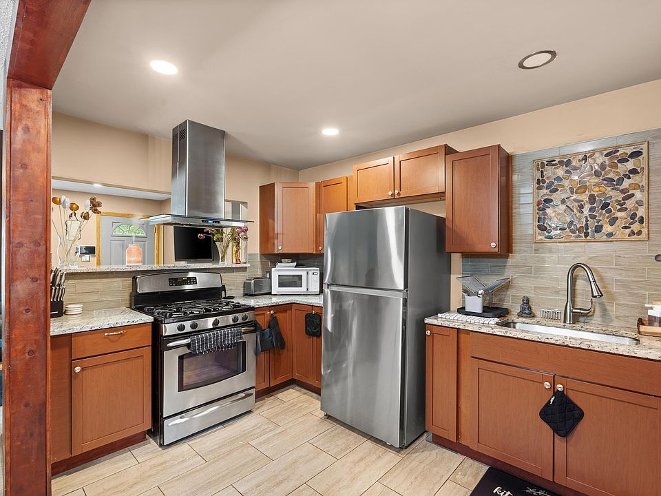 35529 Seville St, photo 14