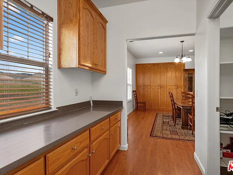 220 Hans Pl — Photo 17