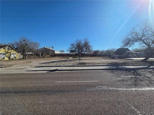 1245 E King Ave, Kingsville, TX 78363