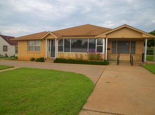 821 N Indiana St, Weatherford, OK 73096