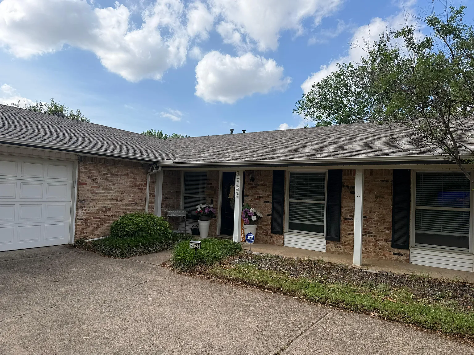 4 bed, 2265 sqft, $3,500 — Photo 2