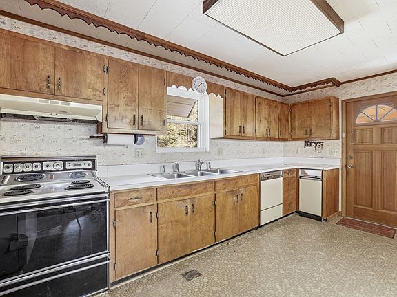 2nd image of 175 Ellijay Rd