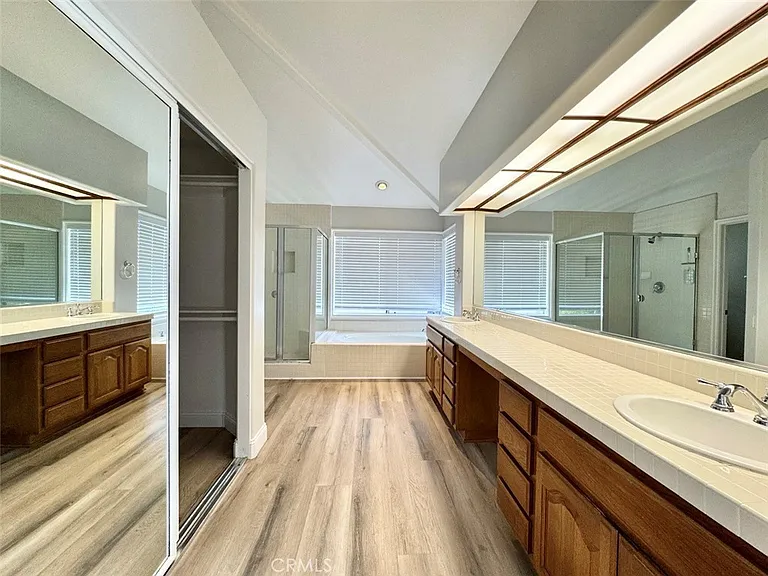 22511 Peartree — Photo 16