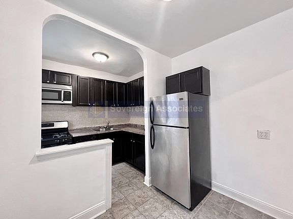 5th image of 50 Overlook Ter APT 5b