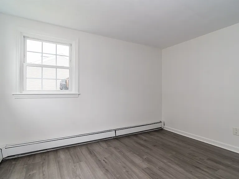 22 Wethersfield Rd — Photo 16