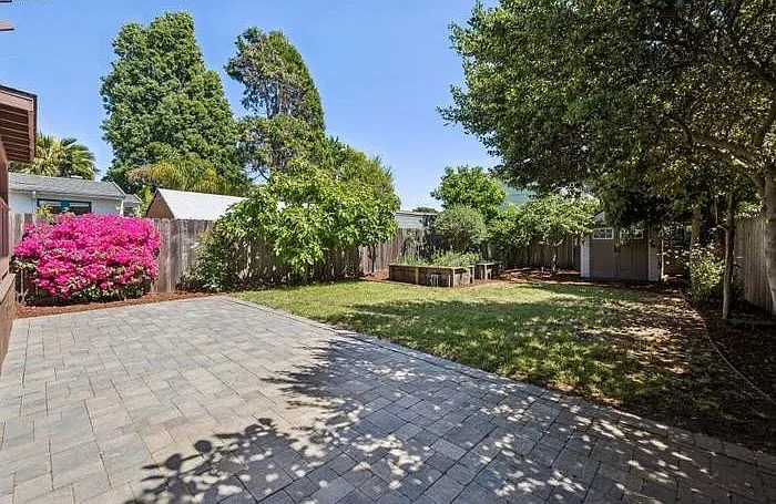 1108 Dwight Way — Photo 2