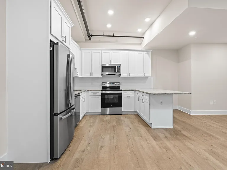 30 W Broad St #5 — Photo 21