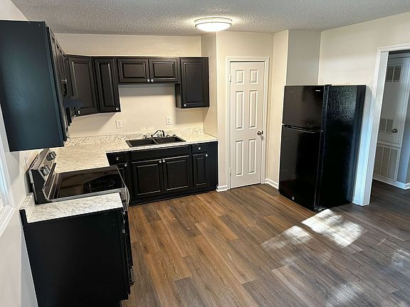 5th image of 3504 Willow Ln