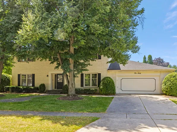 160 E Thompson Dr, Wheaton, IL 60189
