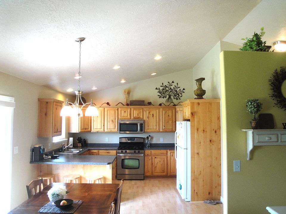 1st image of 1041 N Mustang Ln