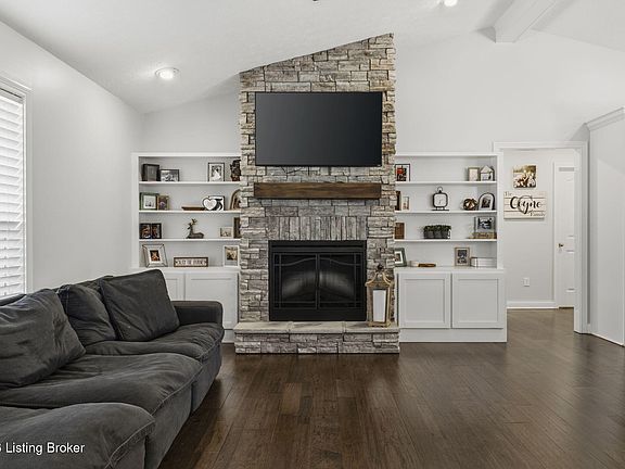 3rd image of 41 N Antelope Ct