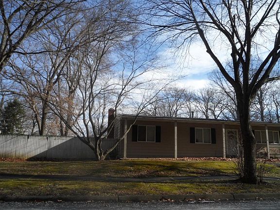 2nd image of 1419 Hilton Dr