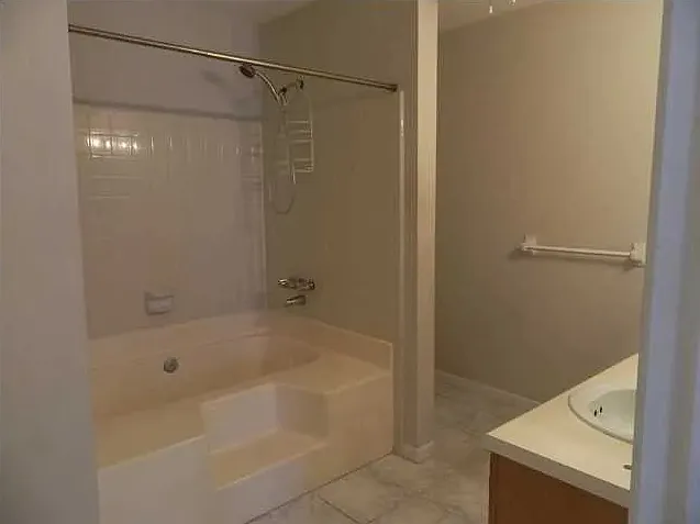 795 Royal Woods Dr W — Photo 1