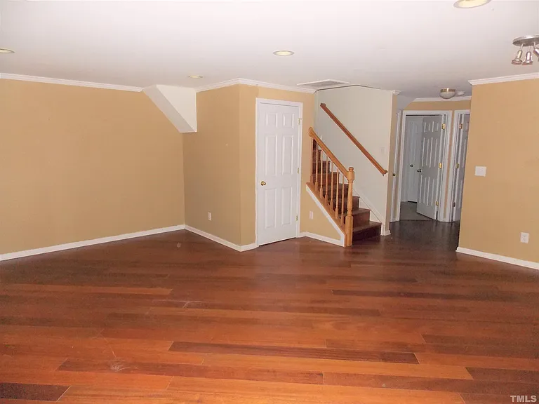 2840 Barrymore St #105 — Photo 9
