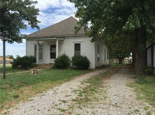 311 N Clark St, Hinton, OK 73047