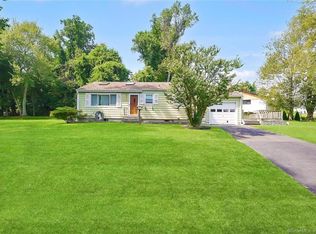 34 Entrance Rd, Milford, CT 06460