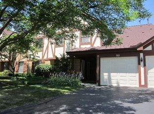 717 Elizabeth Dr, Wood Dale, IL 60191